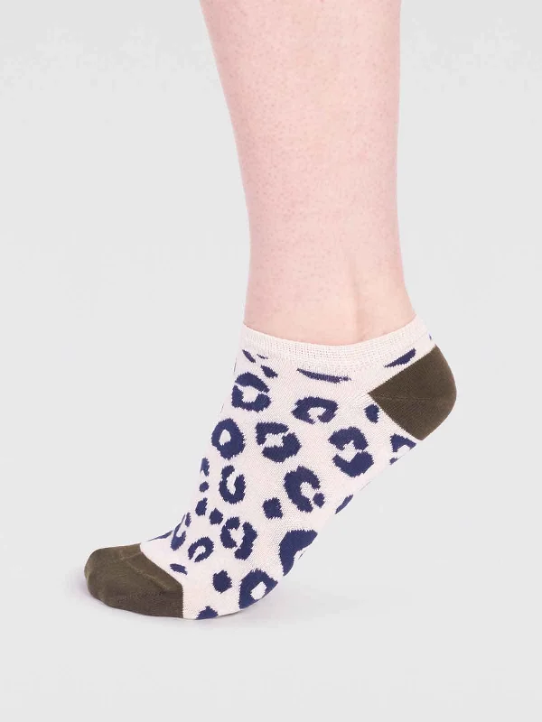 Comfortable Athletic Crew Socks-Reese Bamboo Leopard Print Trainer Socks - Cream