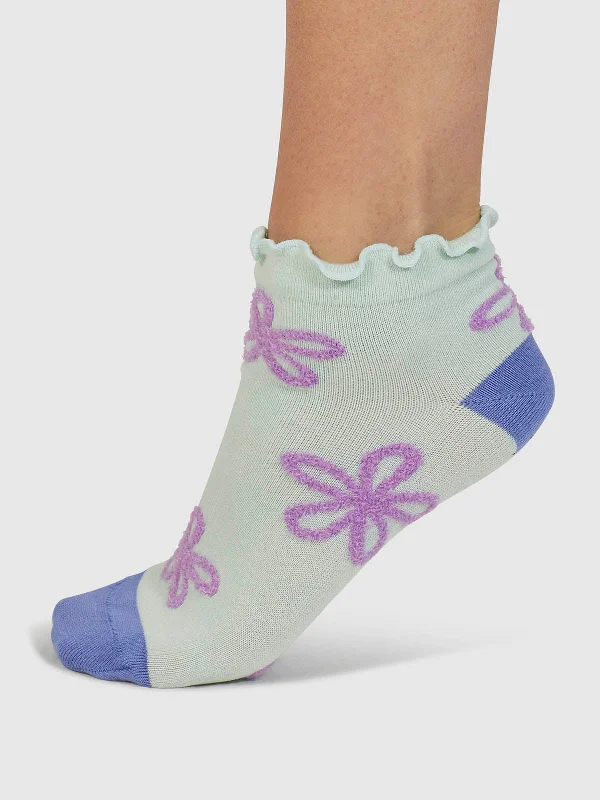 Trendy Athletic Socks-Daisee Textured Flower Bamboo Ankle Socks - Spearmint Green