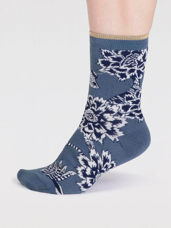 Comfortable Stretch Socks-Freja Organic Cotton Abstract Flower Socks - Misty Blue